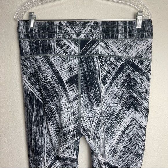 Lululemon Namaskar Pant II Heat Wave Size 8 - Picture 5 of 10